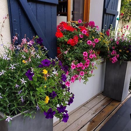 Les Glycines Bed & Breakfast Ury Eksteriør bilde