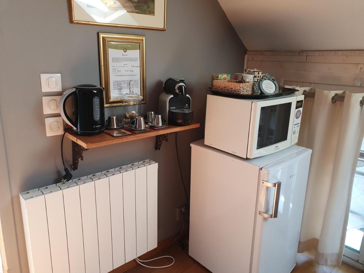 Les Glycines Bed & Breakfast Ury Eksteriør bilde
