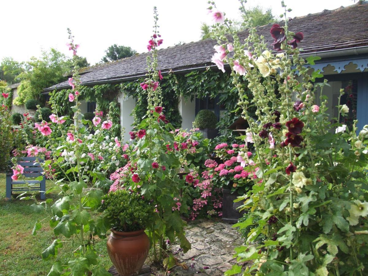 Les Glycines Bed & Breakfast Ury Eksteriør bilde