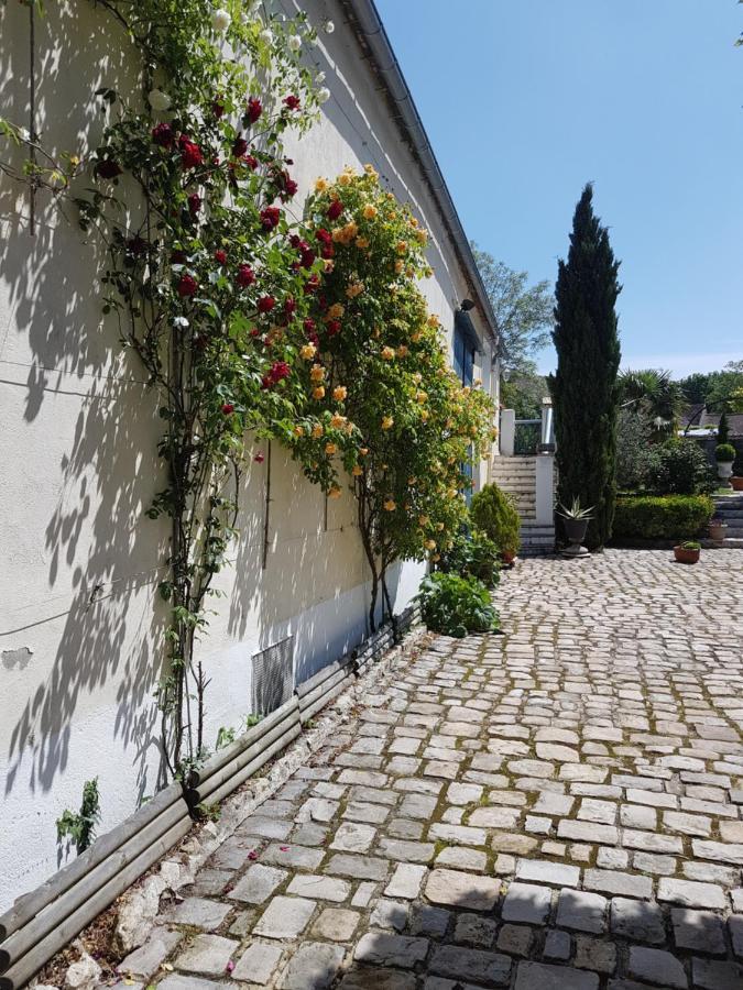 Les Glycines Bed & Breakfast Ury Eksteriør bilde