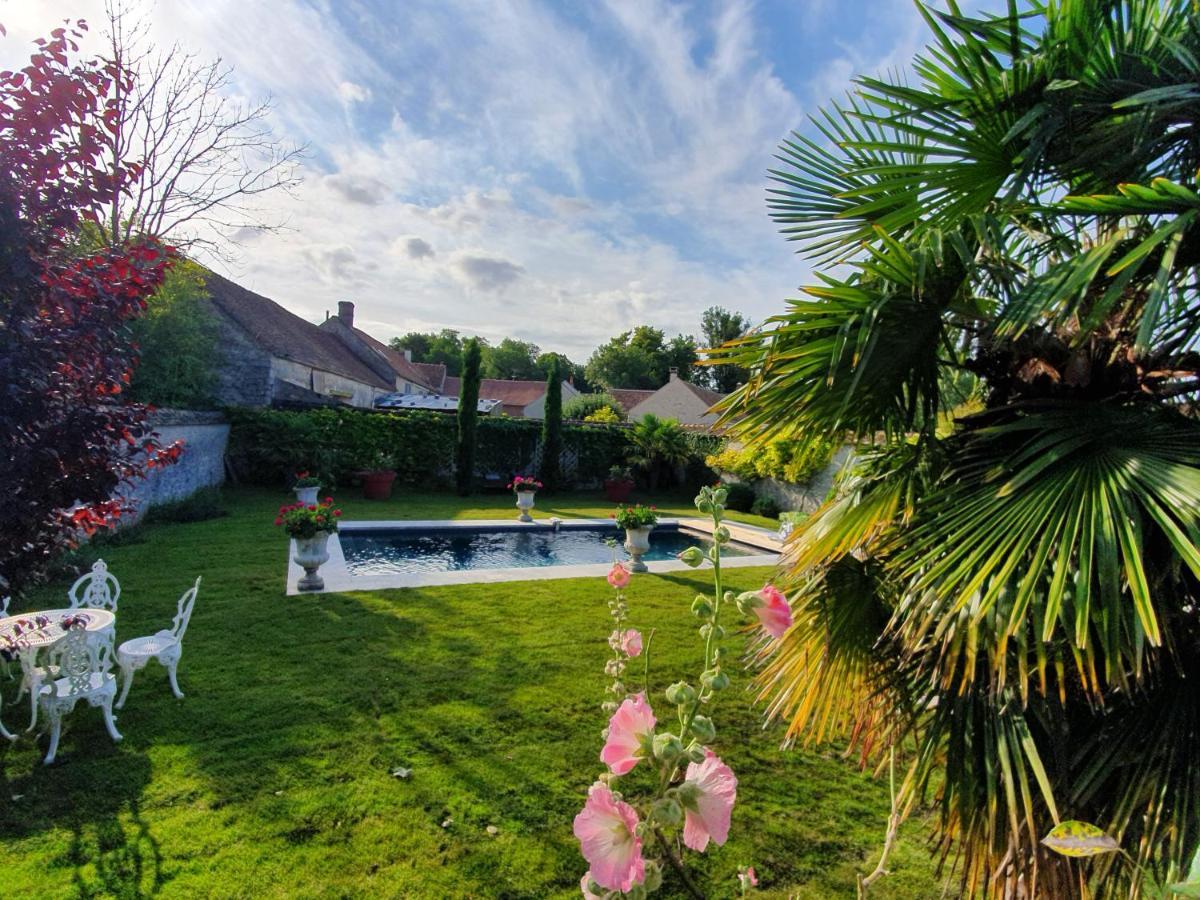 Les Glycines Bed & Breakfast Ury Eksteriør bilde