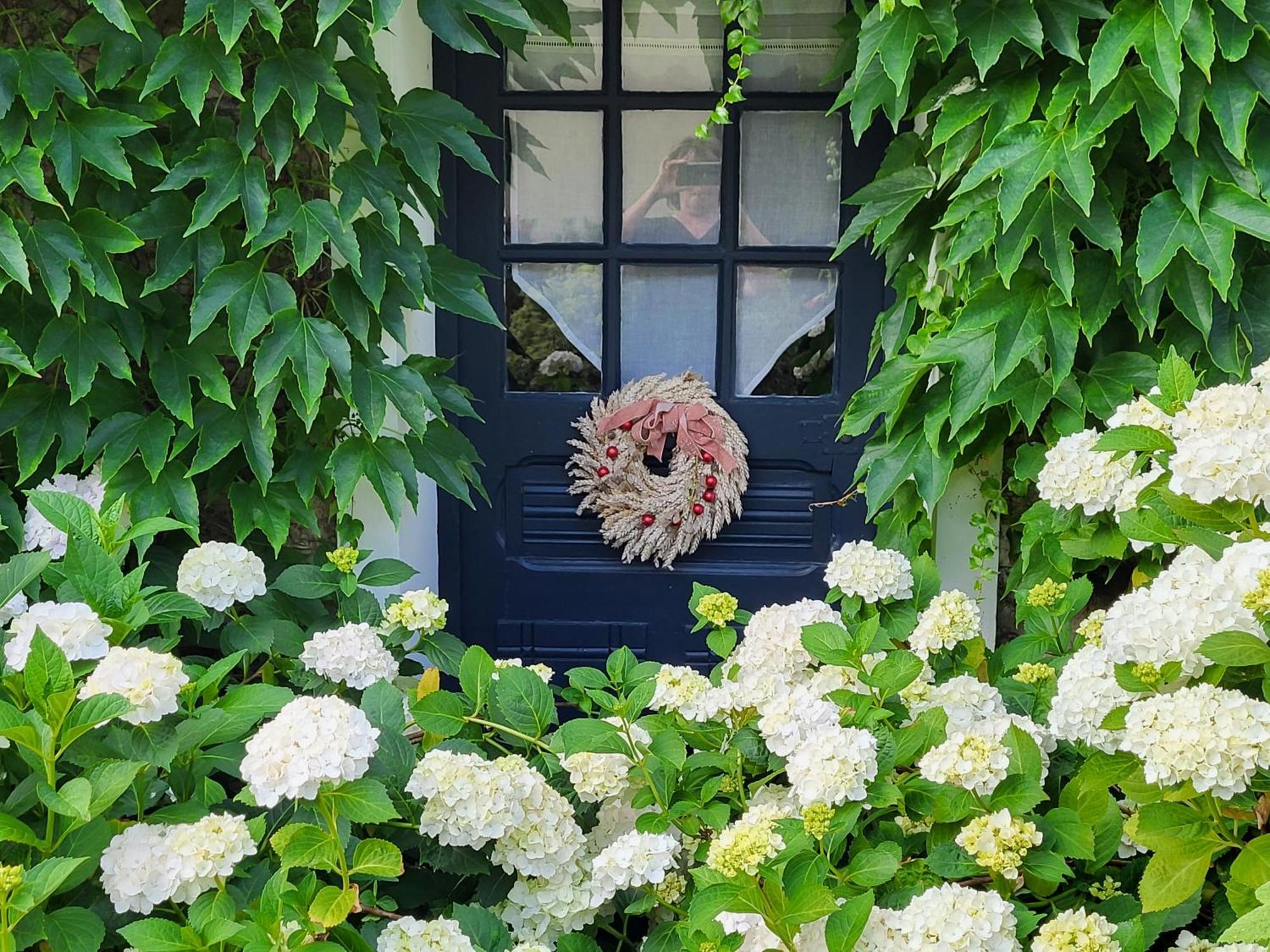 Les Glycines Bed & Breakfast Ury Eksteriør bilde